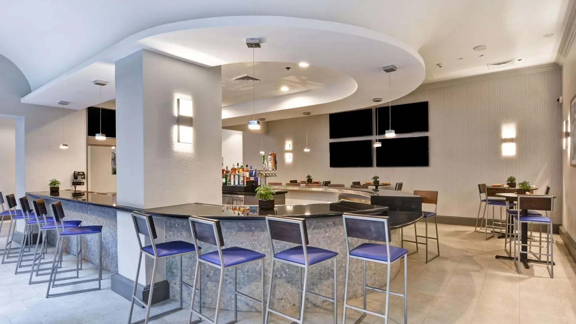 Embassy By Hilton International Airport Hotel Miami
