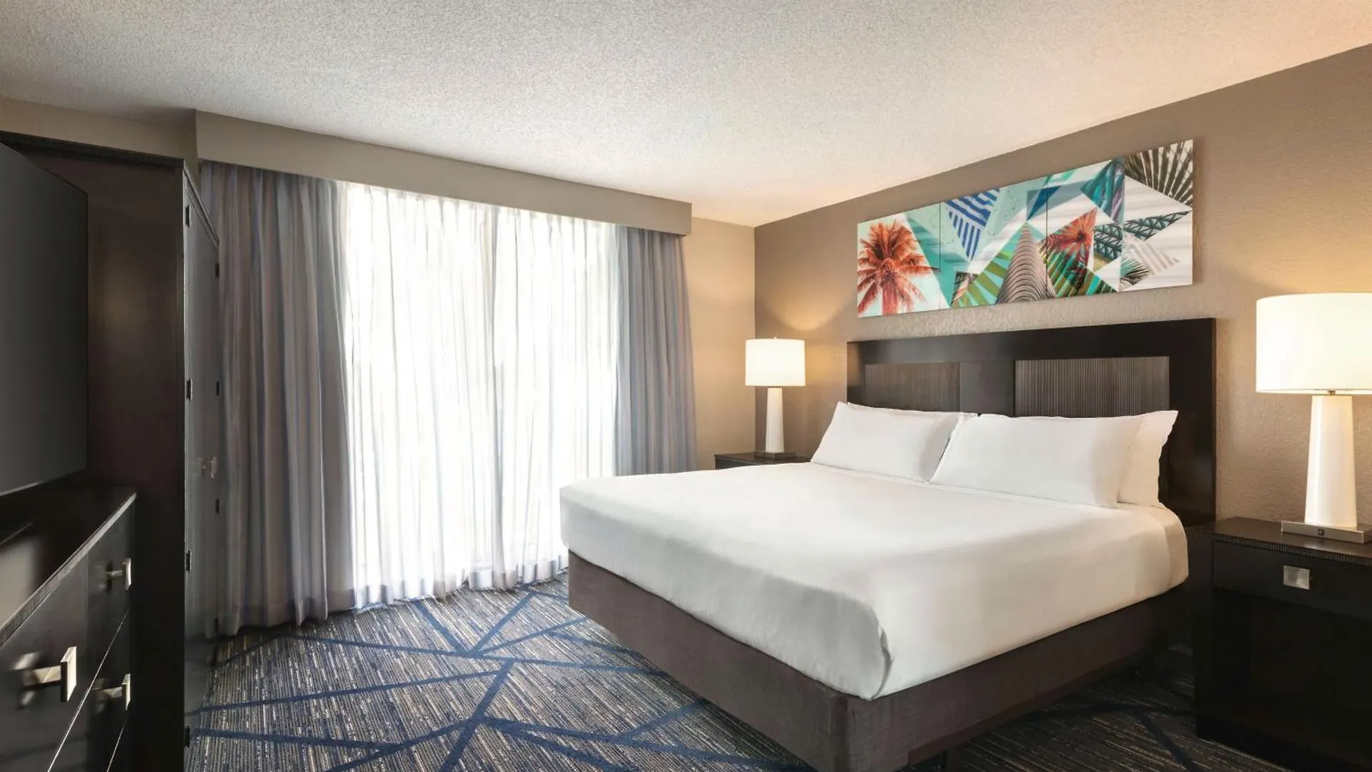 Hotel Embassy By Hilton International Airport 4*