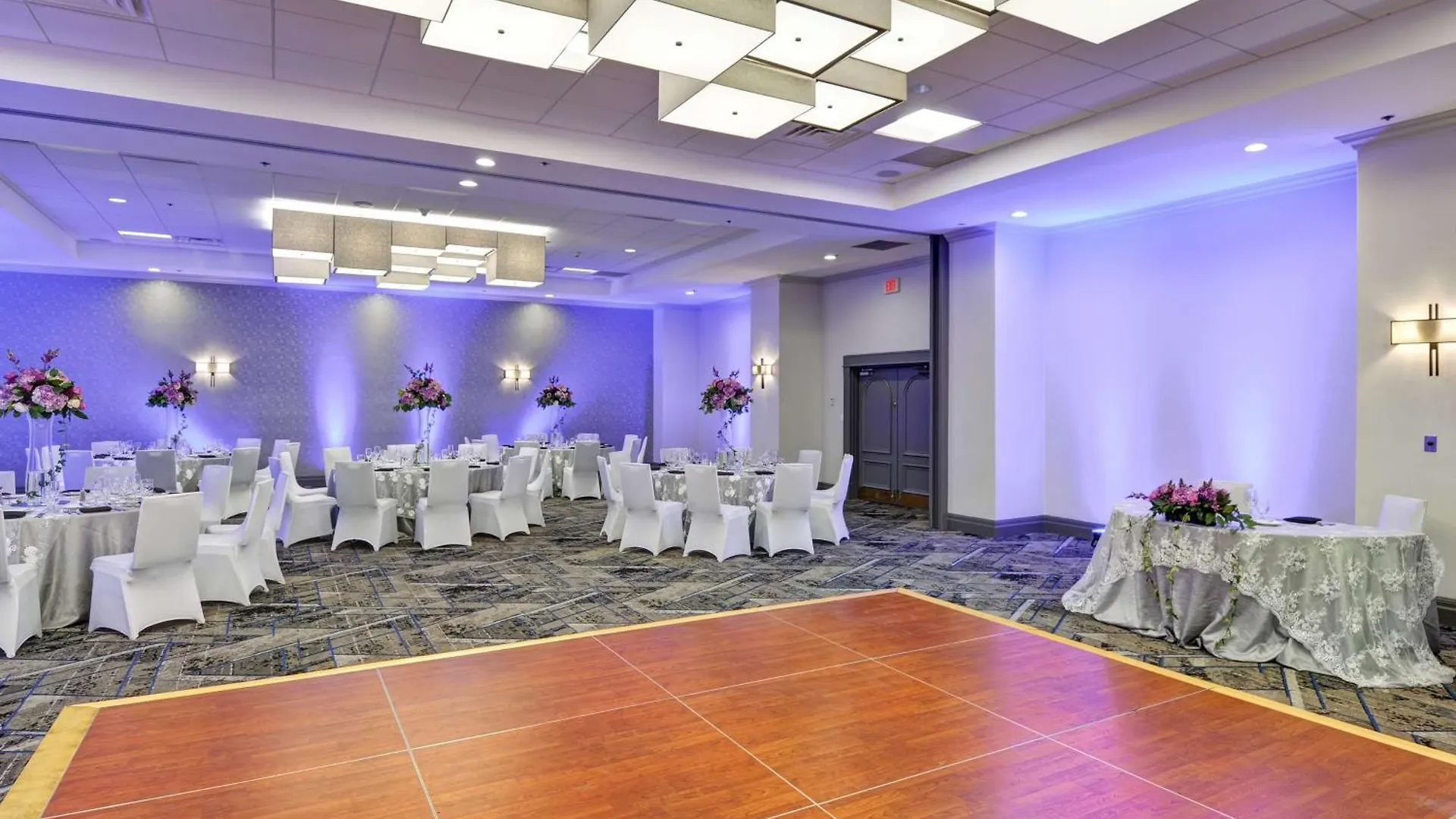 Hotel Embassy By Hilton International Airport Miami