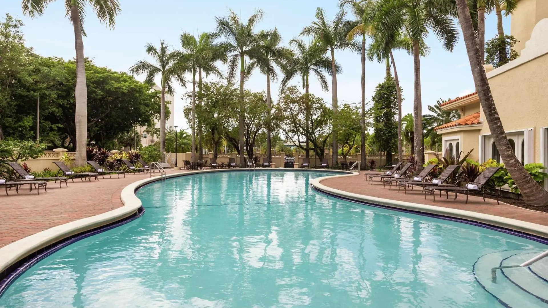 Embassy By Hilton International Airport Hotel 4*