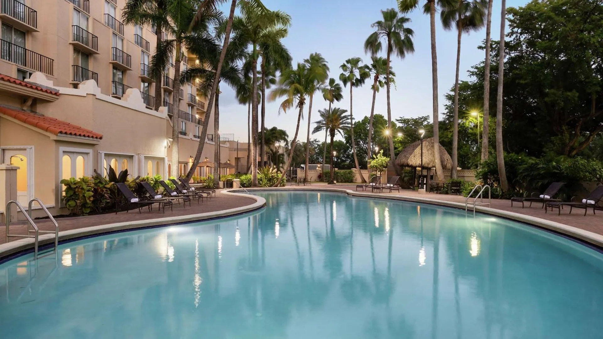 Hotel Embassy By Hilton International Airport