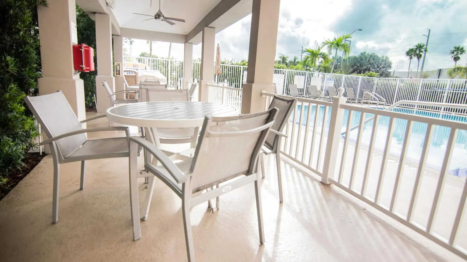 Candlewood Miami Intl Airport - 36th St By Ihg Miami Springs