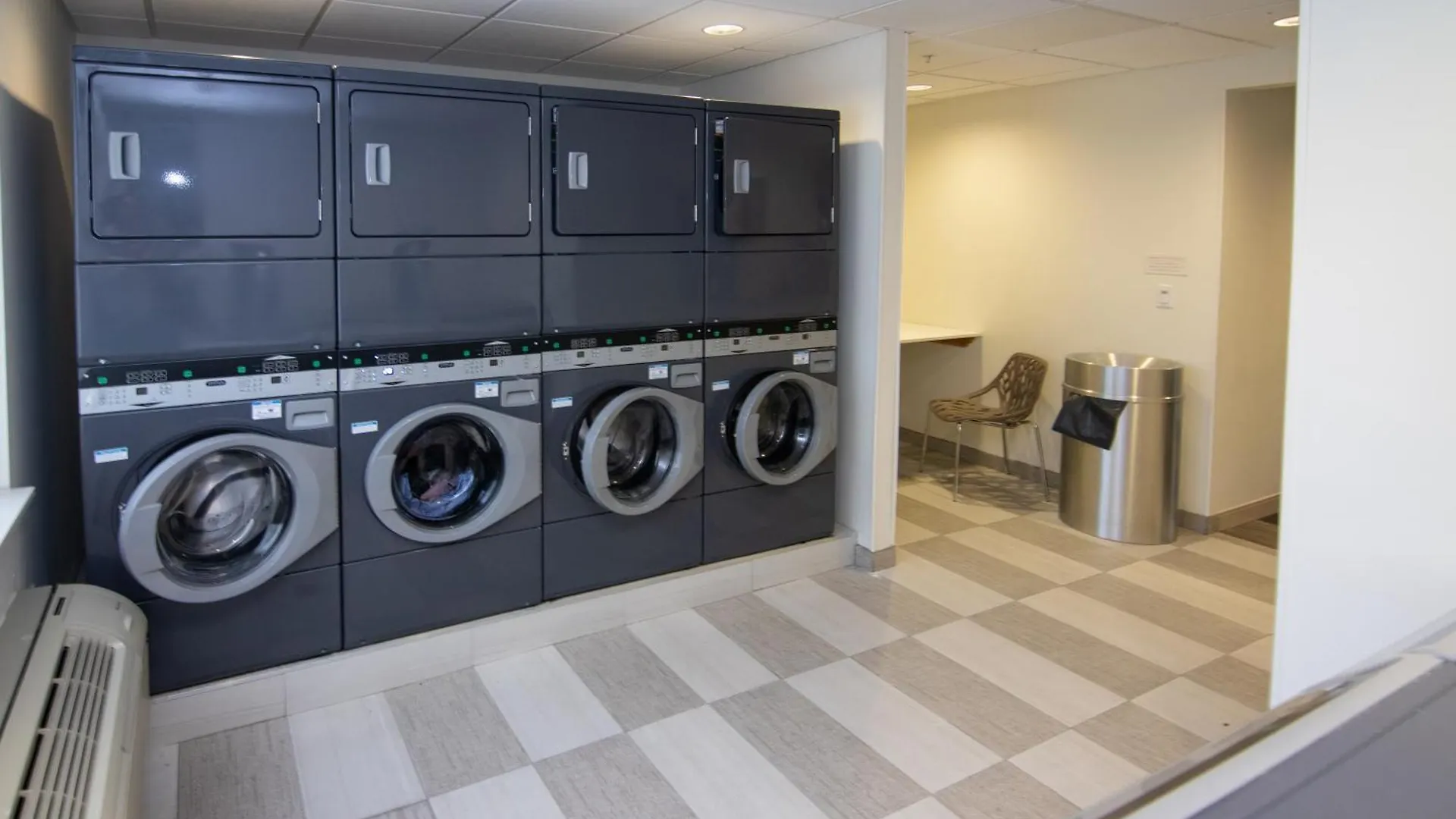 Candlewood Miami Intl Airport - 36th St By Ihg Hotel 3*