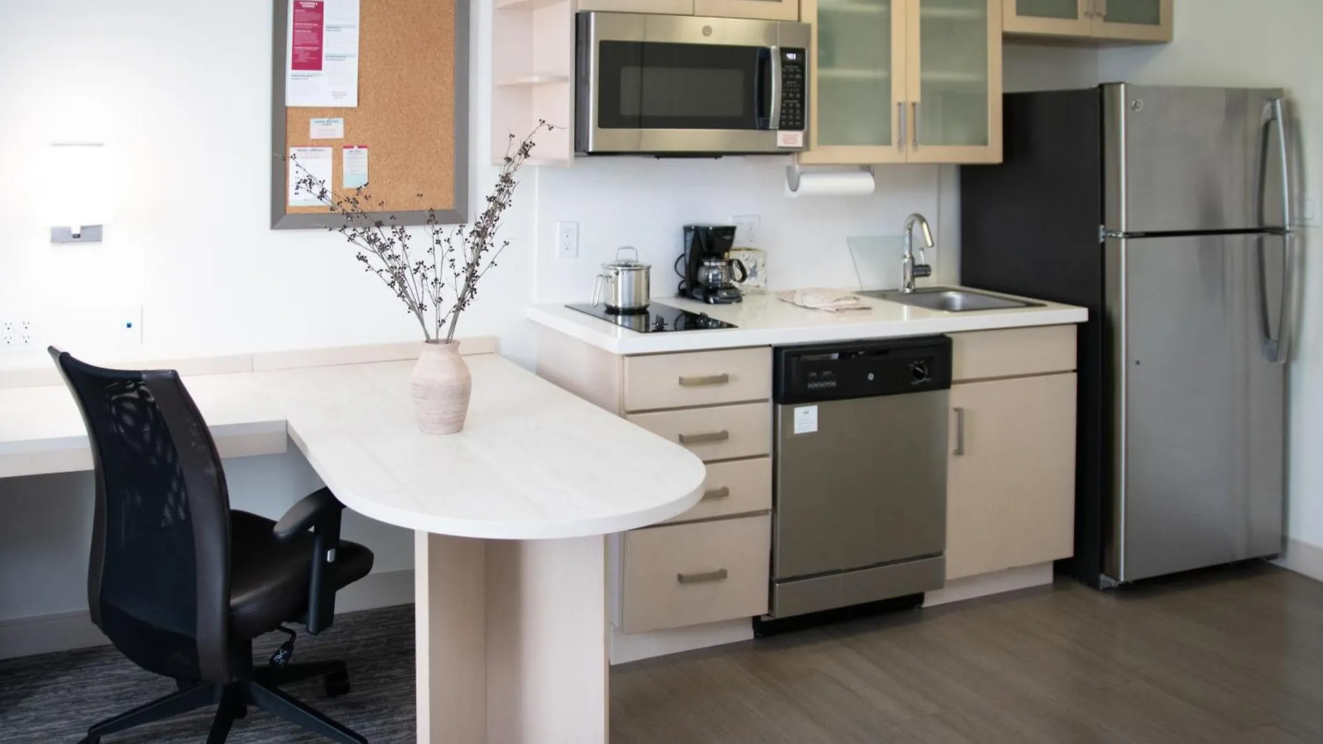Candlewood Miami Intl Airport - 36th St By Ihg Hotel 3*
