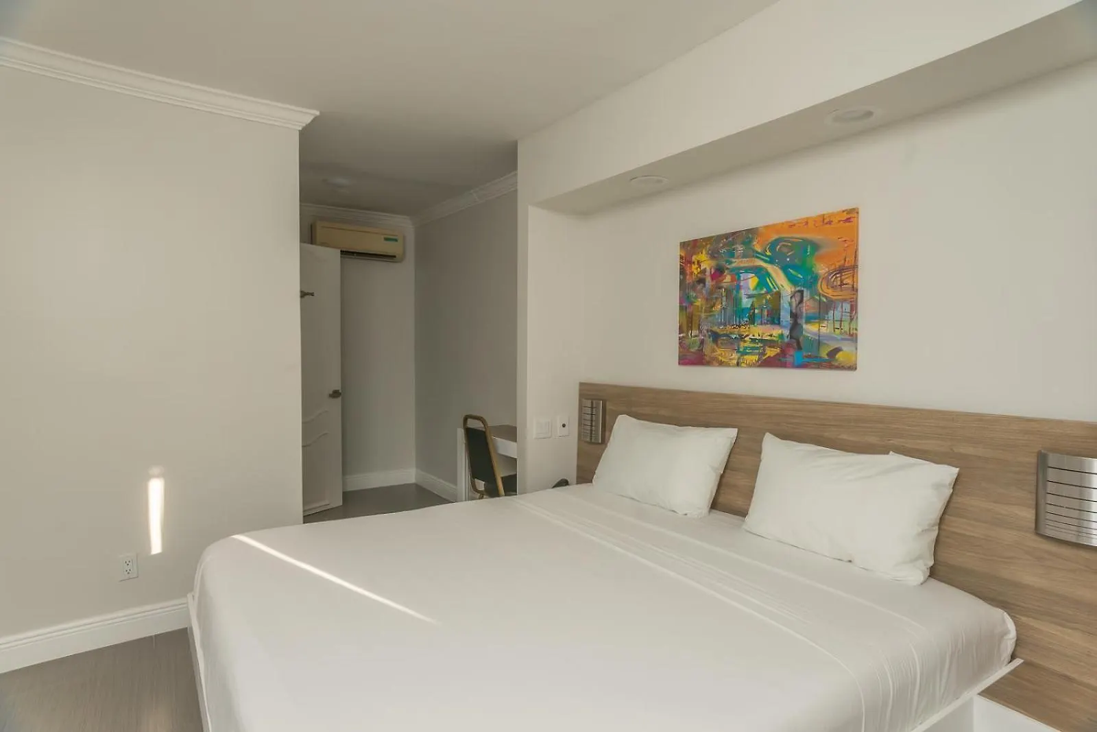 The Biscayne Hotel *