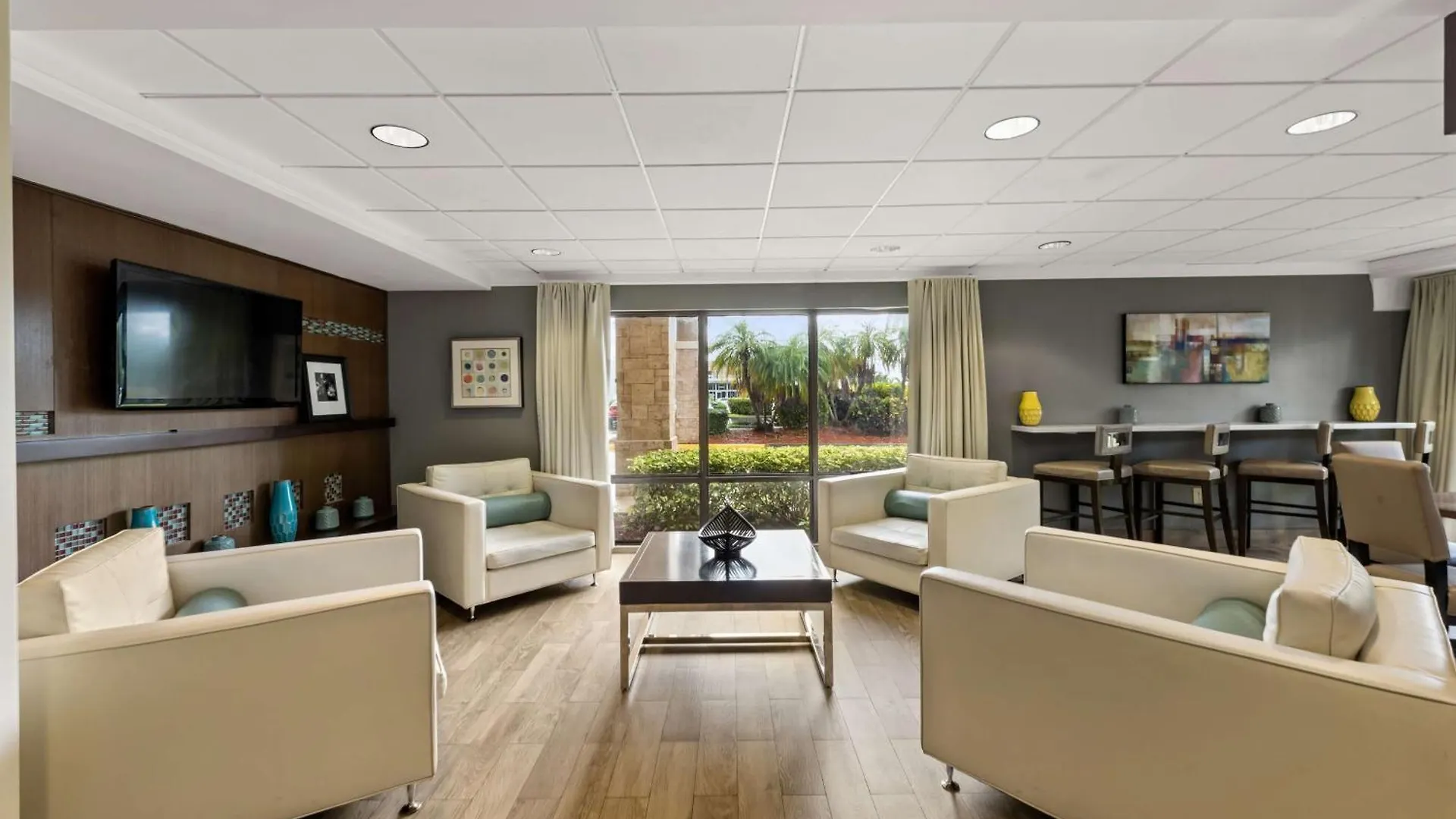 Hampton Miami-airport West 3*