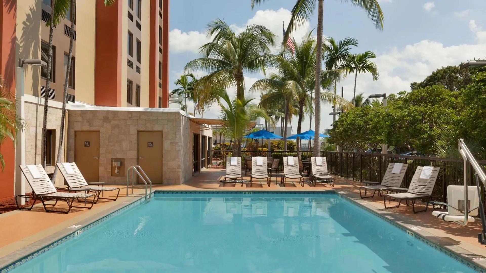 Hotel Hampton Miami-airport West 3*