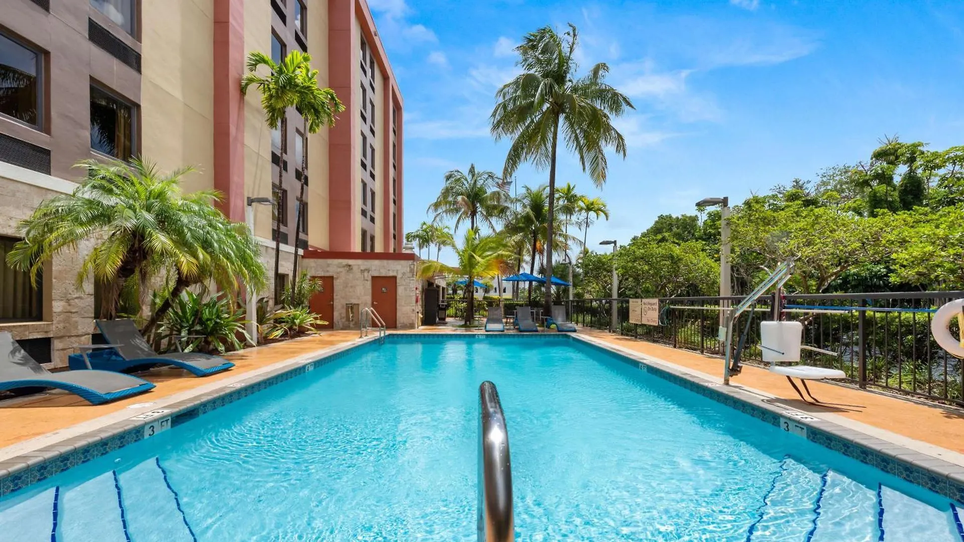 Hampton Miami-airport West Hotel 3*