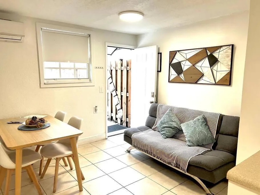 Cozy And Sweet Apartment *
