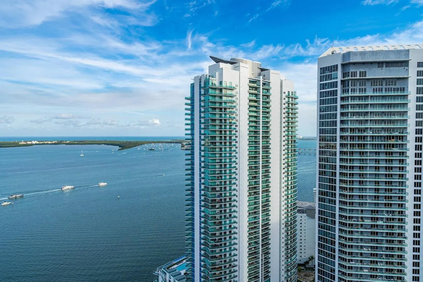Spacious 2 Bed Unit In Brickell With Free Parking Apartment *