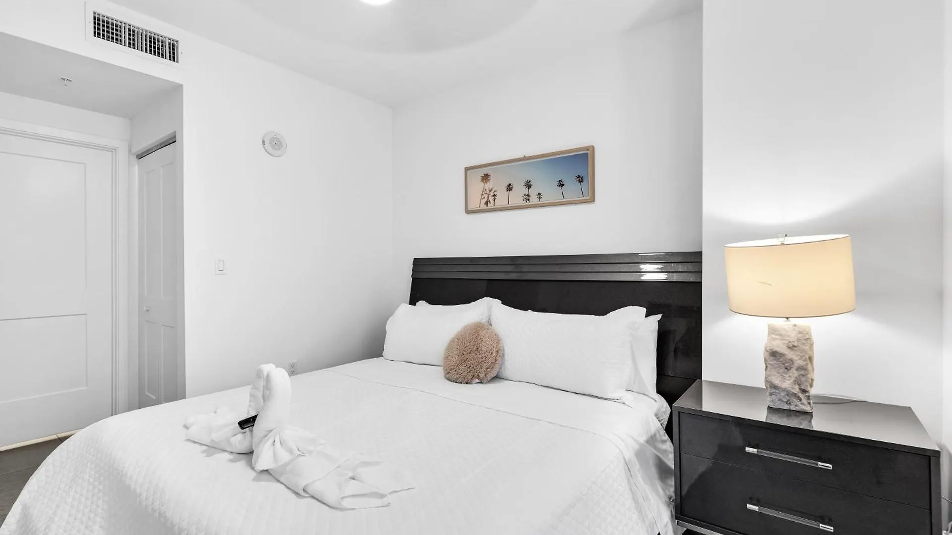 Prime Location 1-bed Retreat With Free Parking Apartment Miami