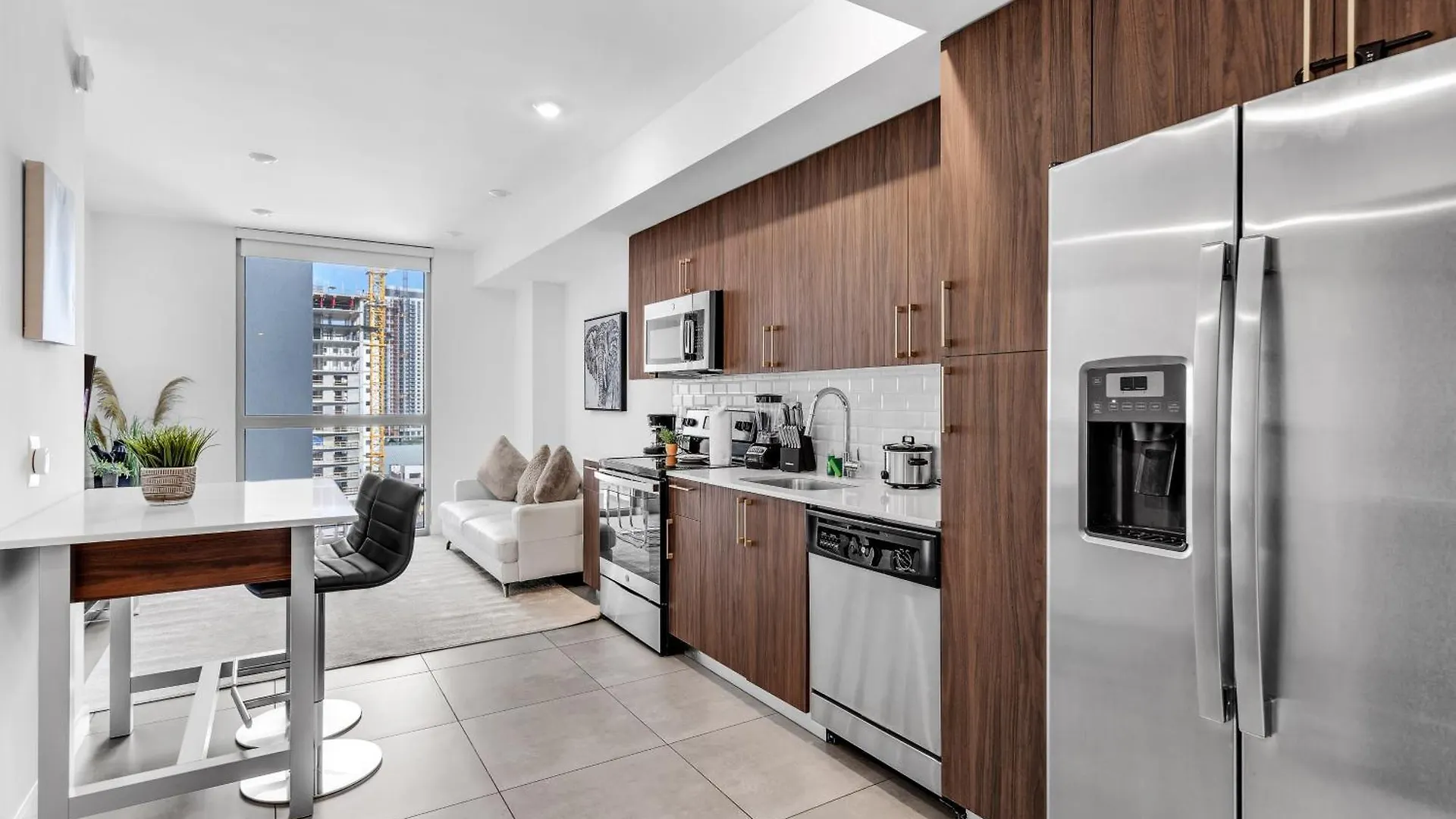 Prime Location 1-bed Retreat With Free Parking Apartment Miami