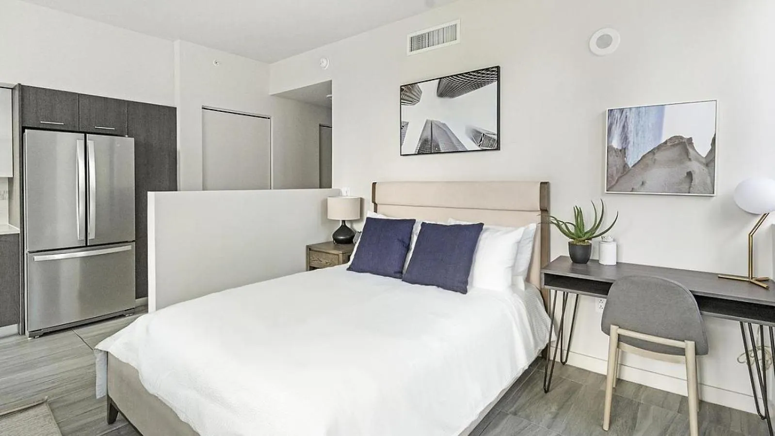 Landing Modern With Amazing Amenities *