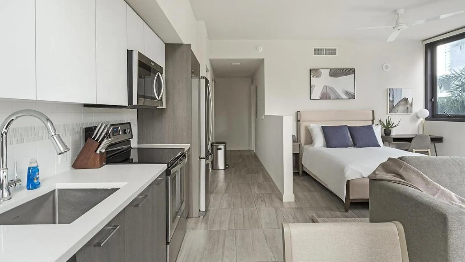 Landing Modern With Amazing Amenities