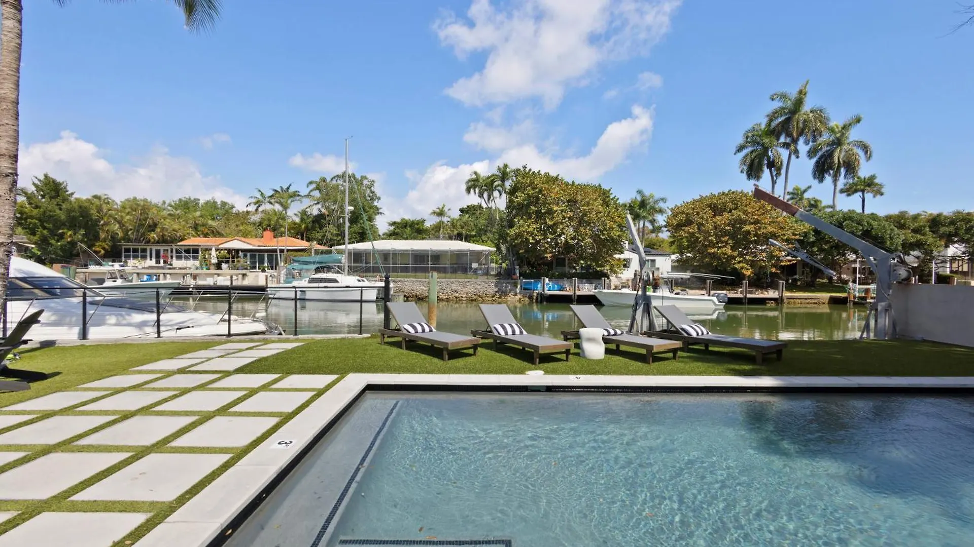 펜션 Waterfront - Kayak & Paddleboards - Firepit - Pool *