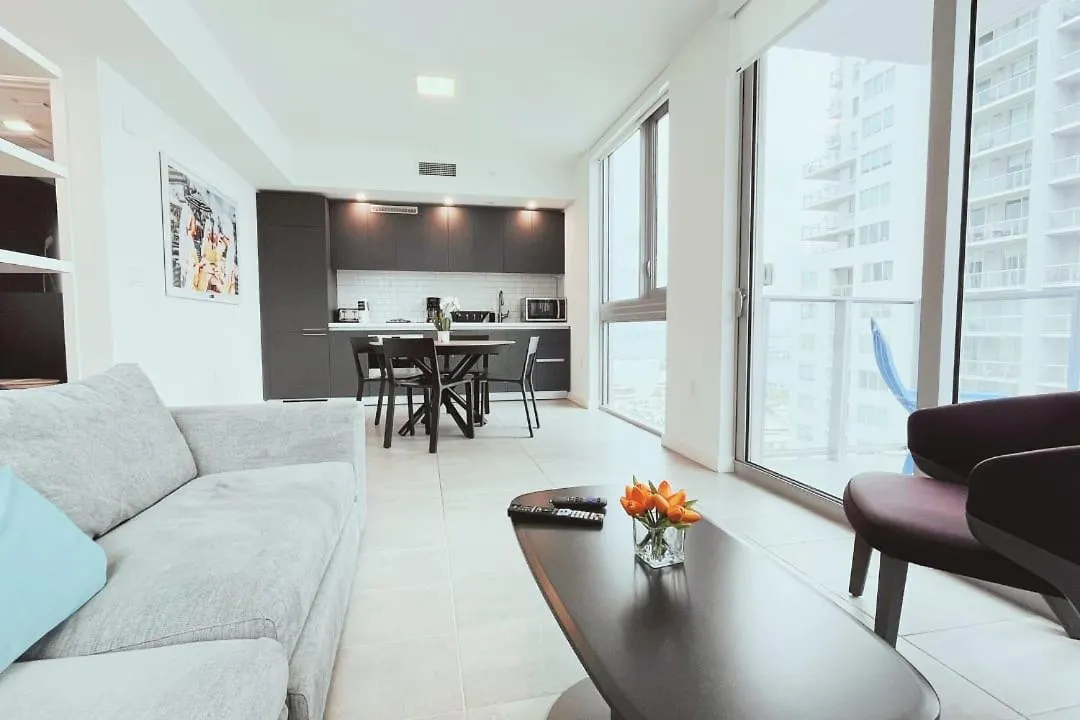 Explore Miami's Heat - Huge 1 Bed Pool & Gym Holiday home *