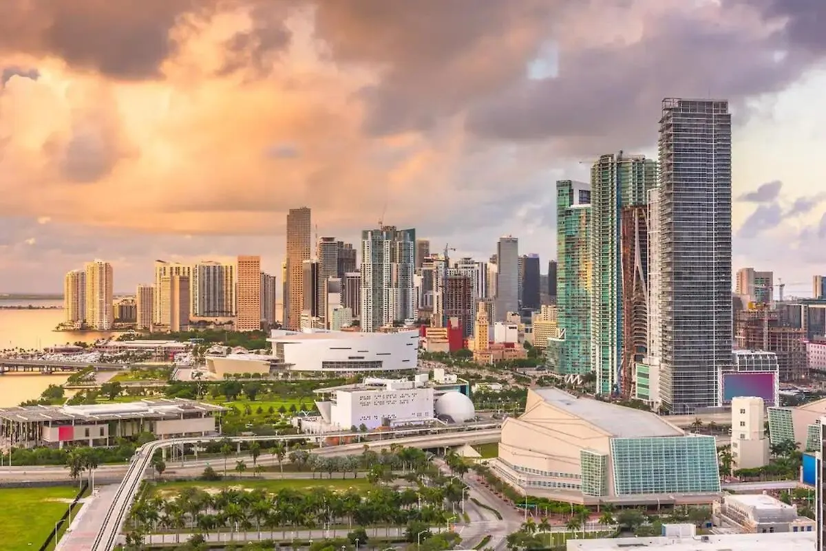 Elysian - Rooftop Pool, Gym, Walk To Downtown & Brickell * Miami