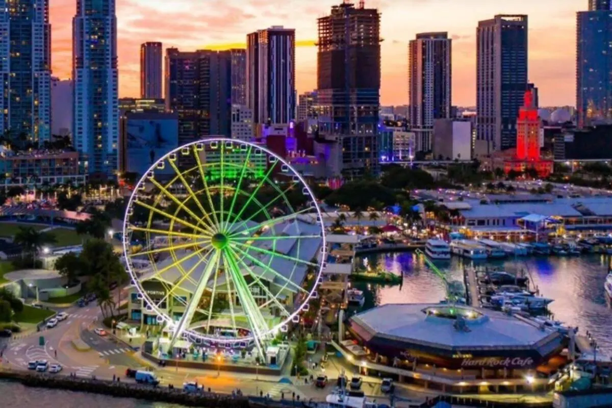 Elysian - Rooftop Pool, Gym, Walk To Downtown & Brickell * Miami