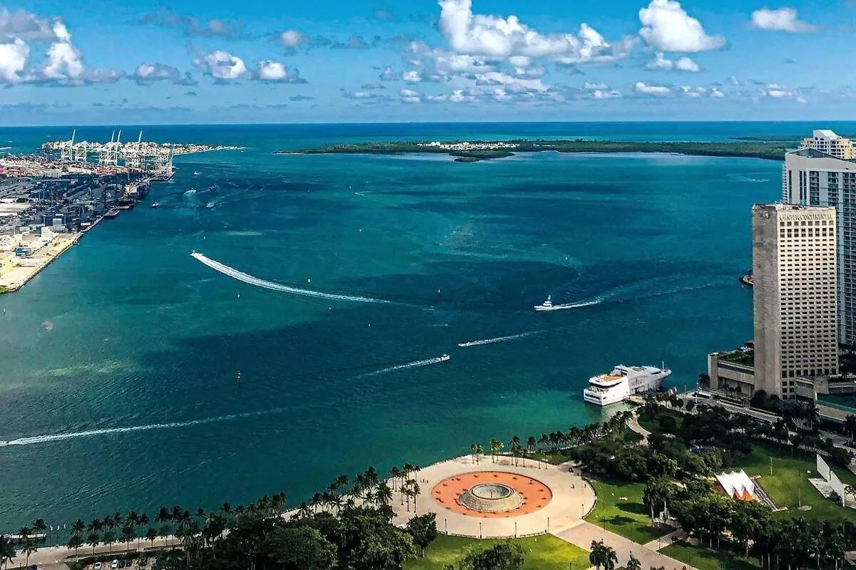 Elysian - Rooftop Pool, Gym, Walk To Downtown & Brickell * Miami