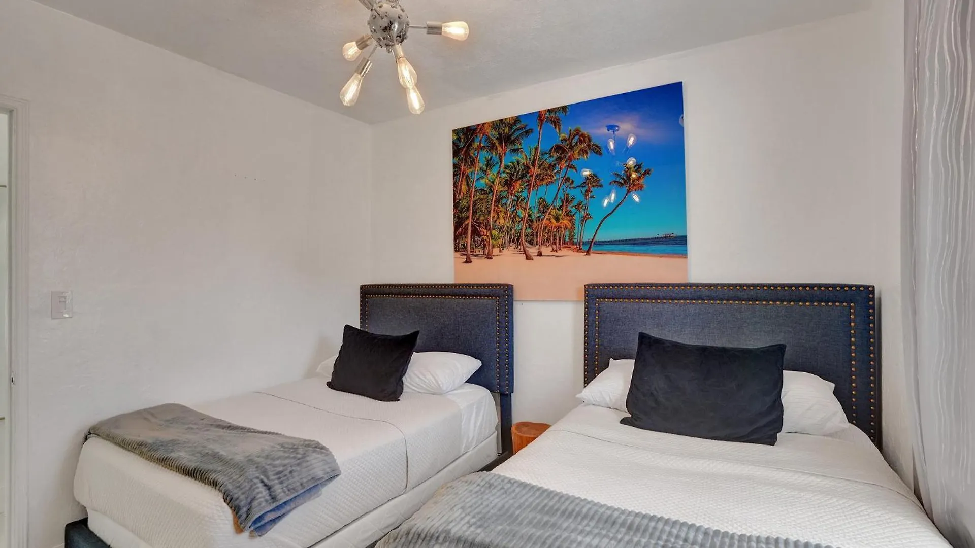 Sinai 4 Bedroom Pool In 10 Mins To South Beach! *