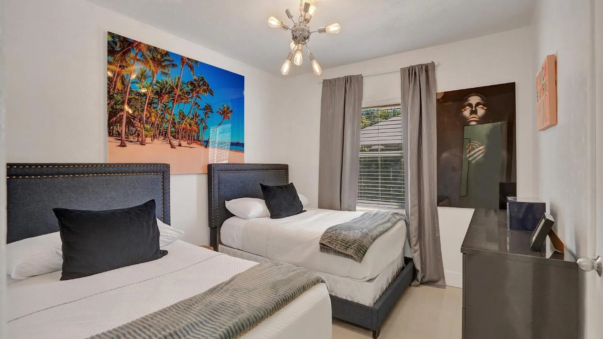 Villa Sinai 4 Bedroom Pool In 10 Mins To South Beach!
