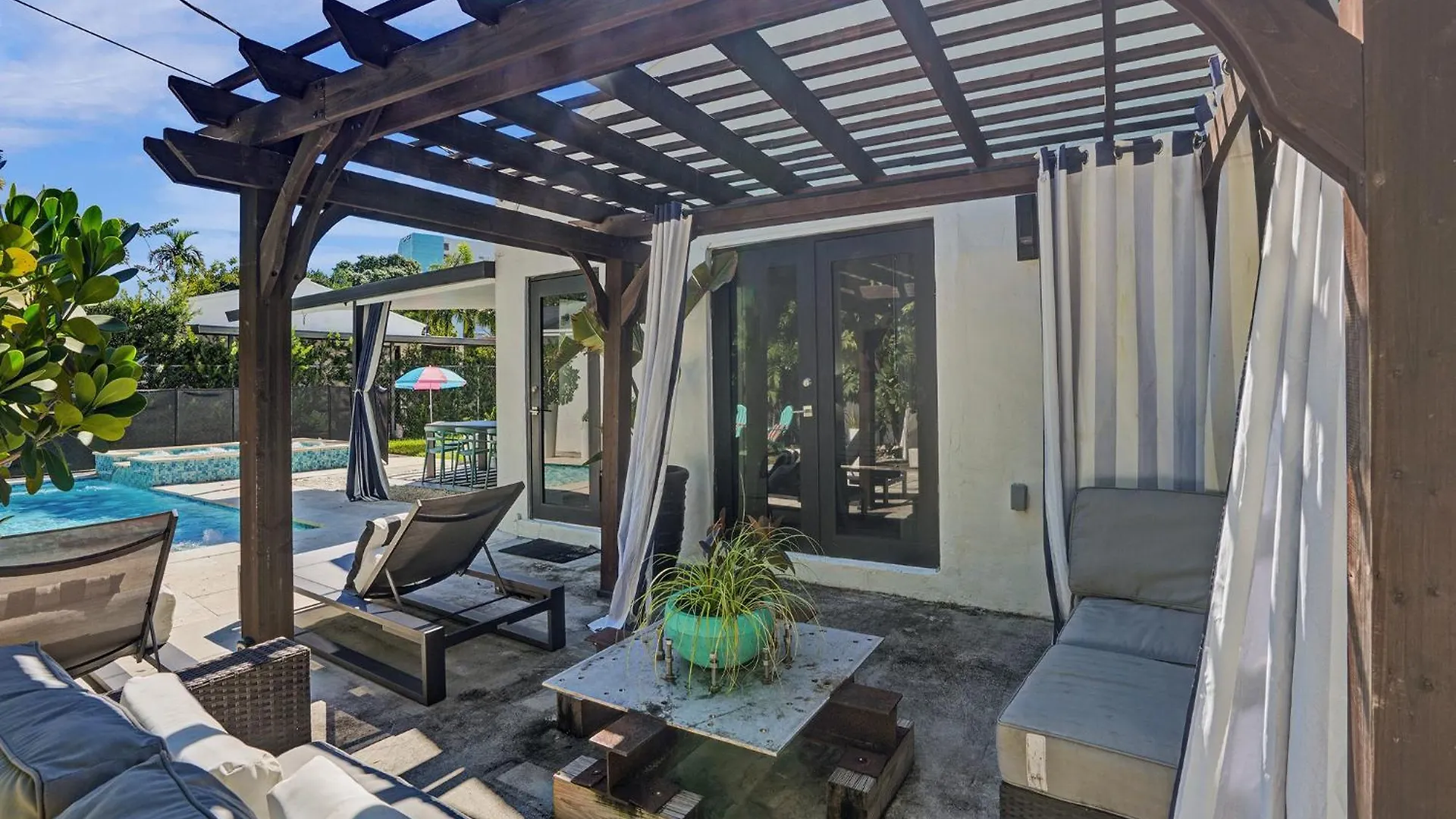 Villa Sinai 4 Bedroom Pool In 10 Mins To South Beach! *