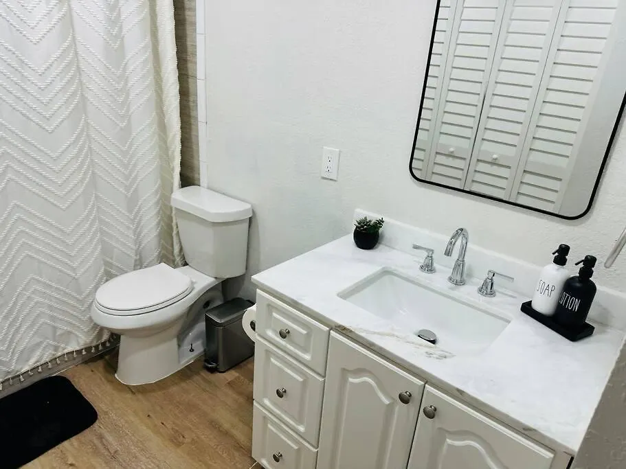 Near Airport/beach * Miami