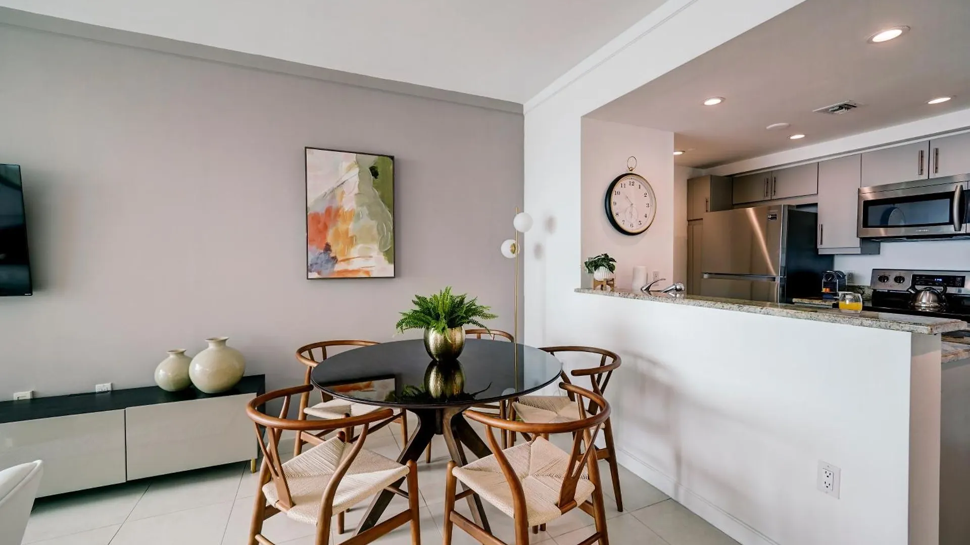 Direct Bayview One Bedroom In Coconut Grove Includes Parking Apartment