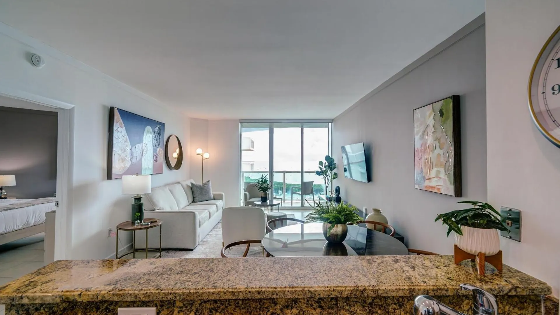 Direct Bayview One Bedroom In Coconut Grove Includes Parking