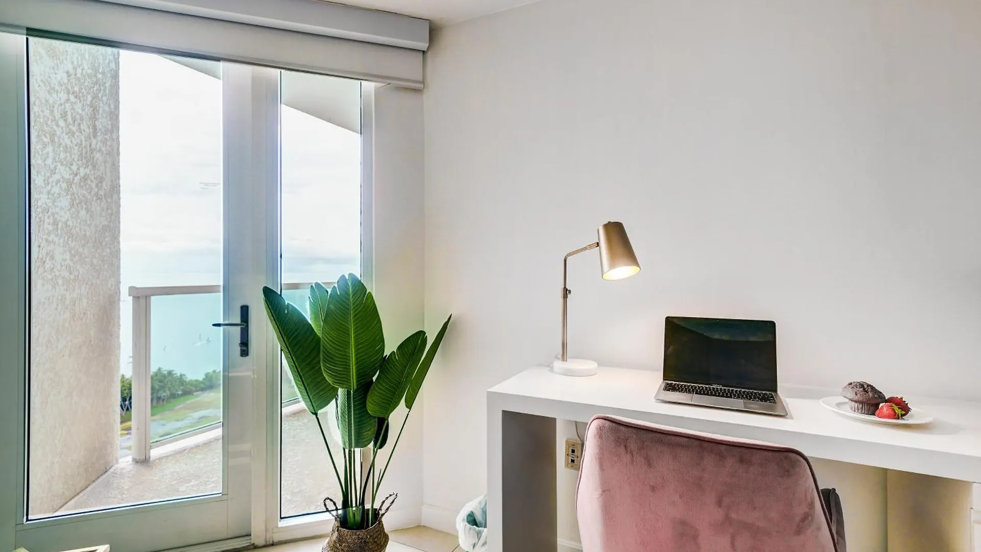 Apartment Direct Bayview One Bedroom In Coconut Grove Includes Parking