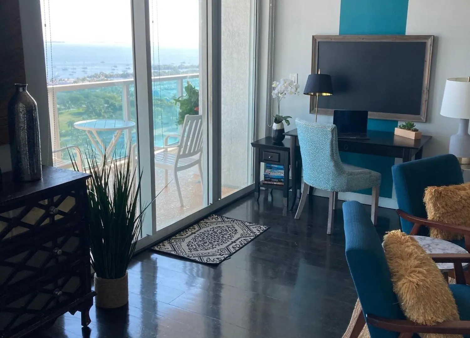 Luxury Penthouse With Private Rooftop Terrace In Coconut Grove