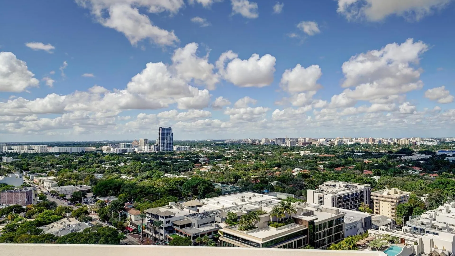 Apartment Luxury Penthouse With Private Rooftop Terrace In Coconut Grove *