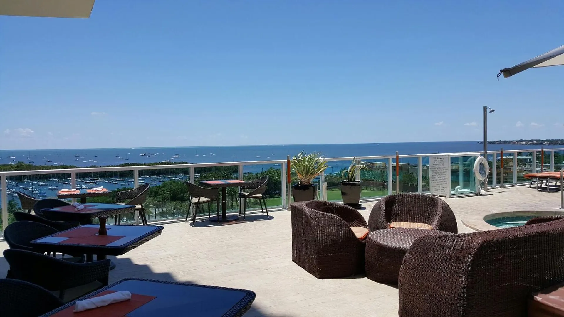 Private 2 Bedroom Bay View In Coconut Grove Includes Parking Apartment *