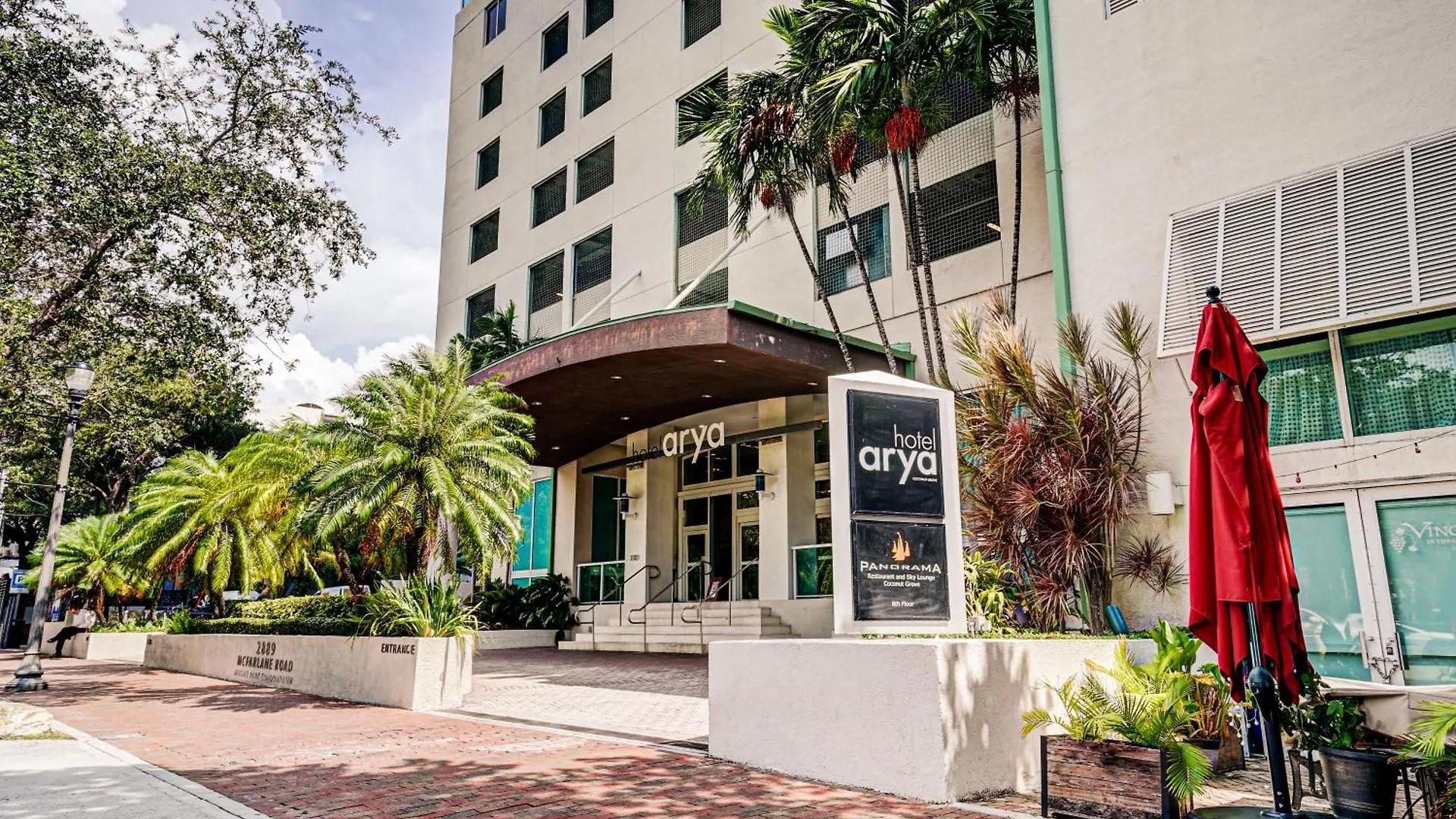 Gorgeous Coconut Grove 3 Bedroom With Amazing Views Parking Included * Miami