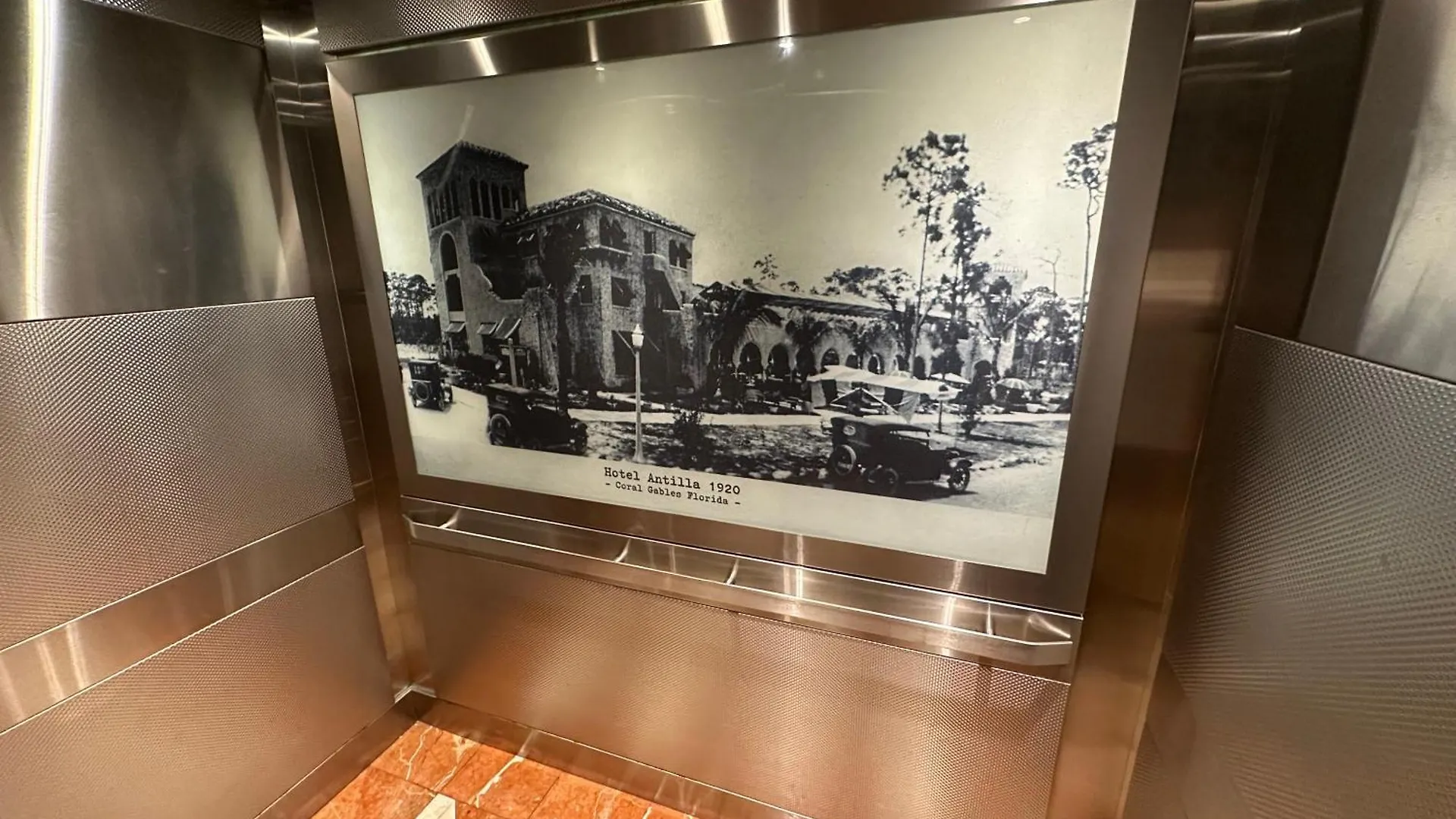 Chateaubleau 2* Coral Gables