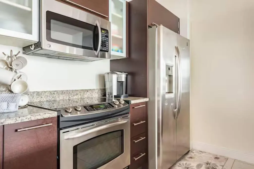 Brickell High Rise Living At Its Best! W/ Pool Gym *