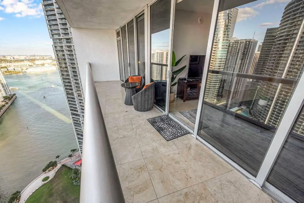 Icon 39th Floor 1 Bedroom Apartment- Bay & View- Free *