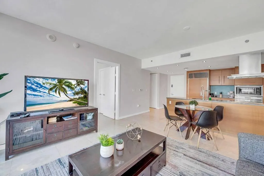 Icon 39th Floor 1 Bedroom Apartment- Bay & View- Free Apartment
