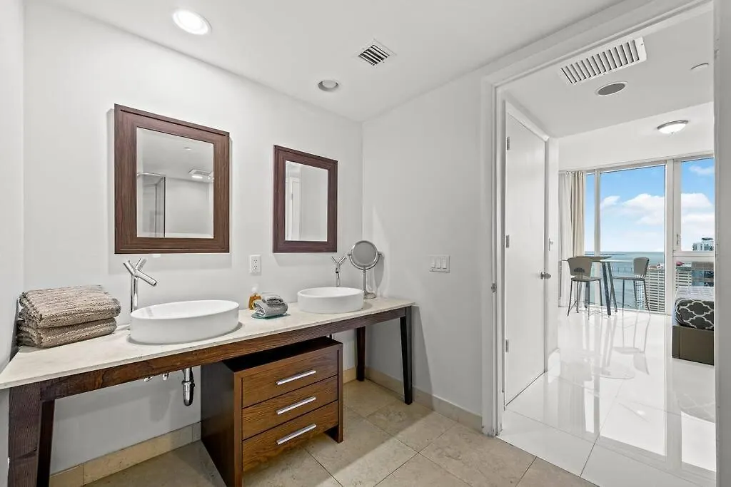 44th Floor Corner 2 Bdr• Icon Brickell• Ocean View And Free *