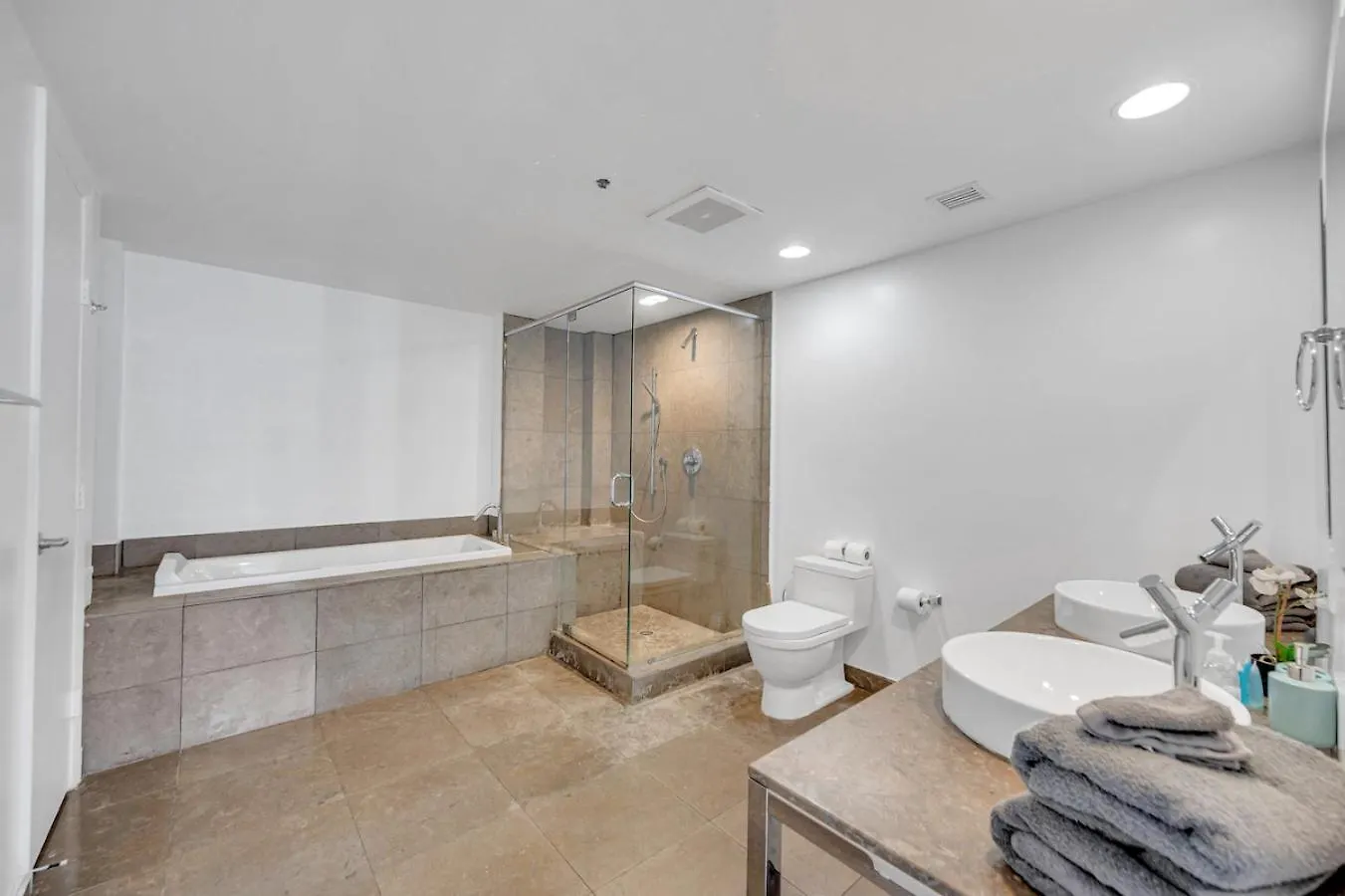 *w Icon Brickell- Luxury 2br Highrise Corner Condo** 公寓式酒店 *