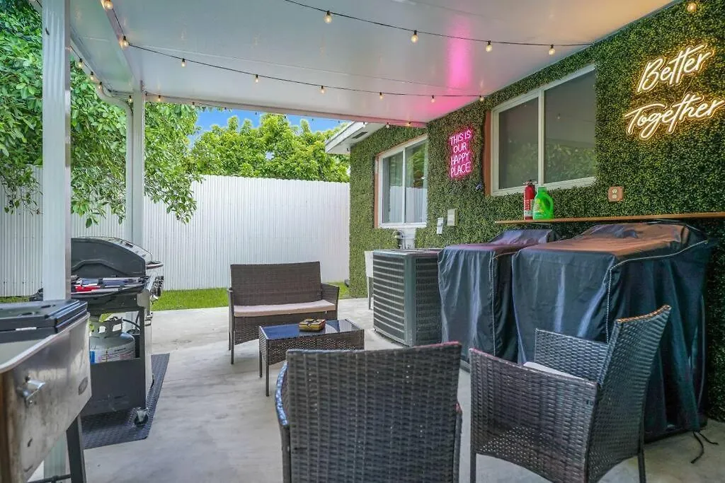 Holiday home Coastal Escape: Luxury Retreat With Game & Access