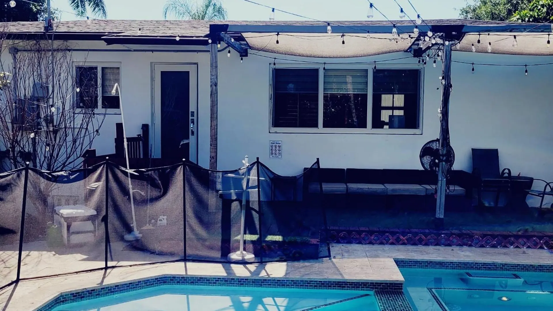 Festive Pool With Lots Of Colors And Swag. Ferienhaus Miami