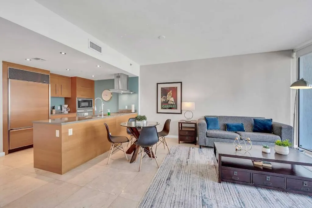 Icon 39th Floor 1 Bedroom Apartment- Bay & View- Free Apartment *