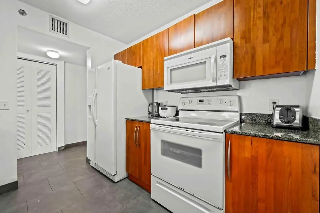 公寓 Luxury 1 Bdr • 30th Floor • Brickell • Water Views 迈阿密