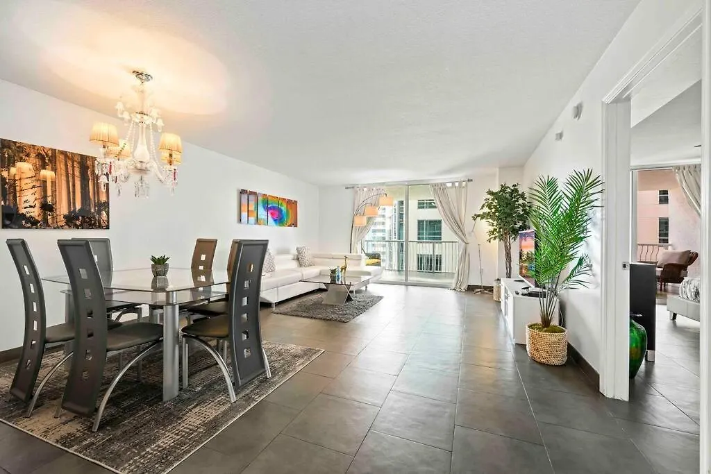 公寓 Luxury 1 Bdr • 30th Floor • Brickell • Water Views 迈阿密