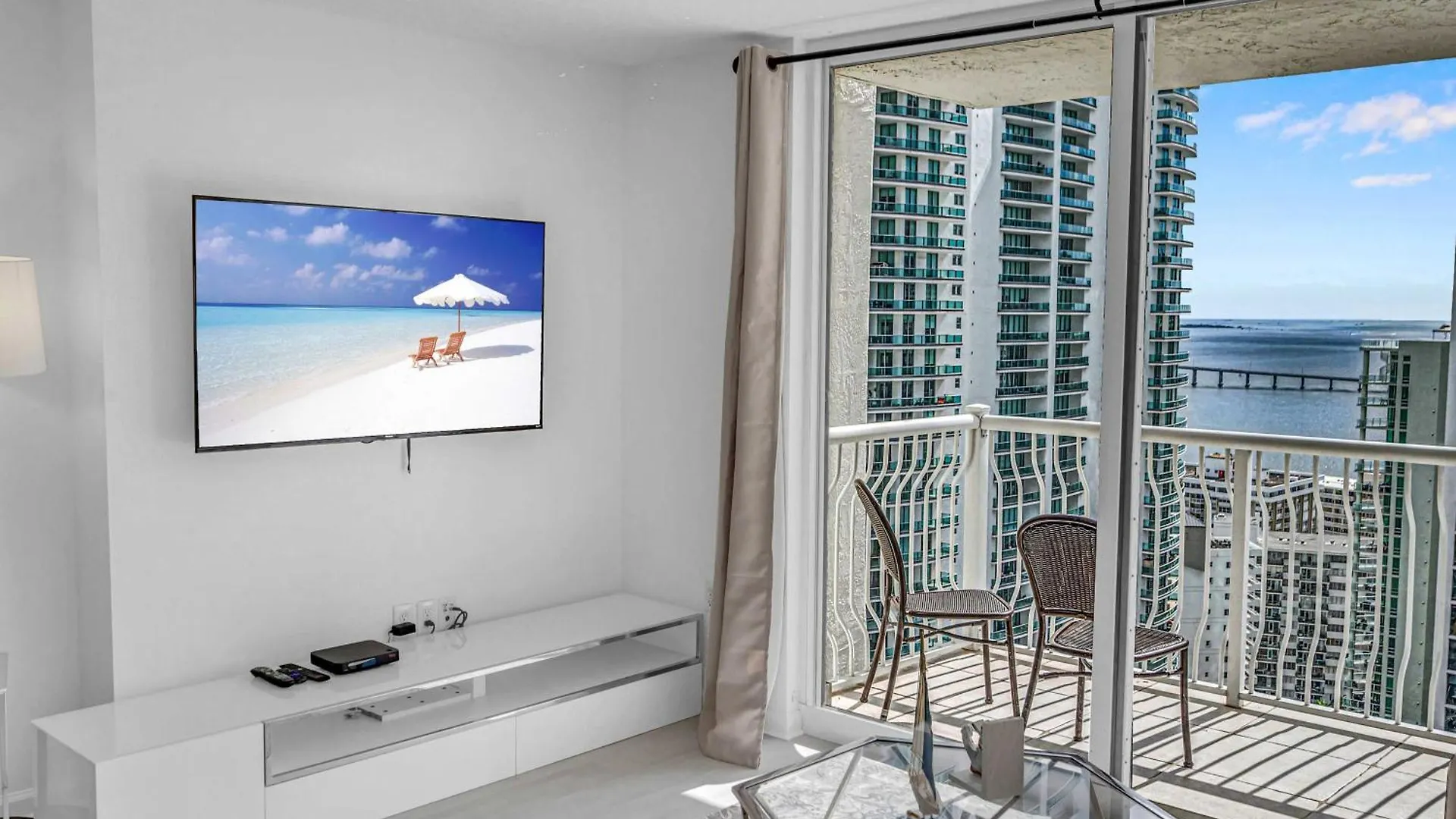 Deluxe 1 Bedroom • Brickell • Ocean View