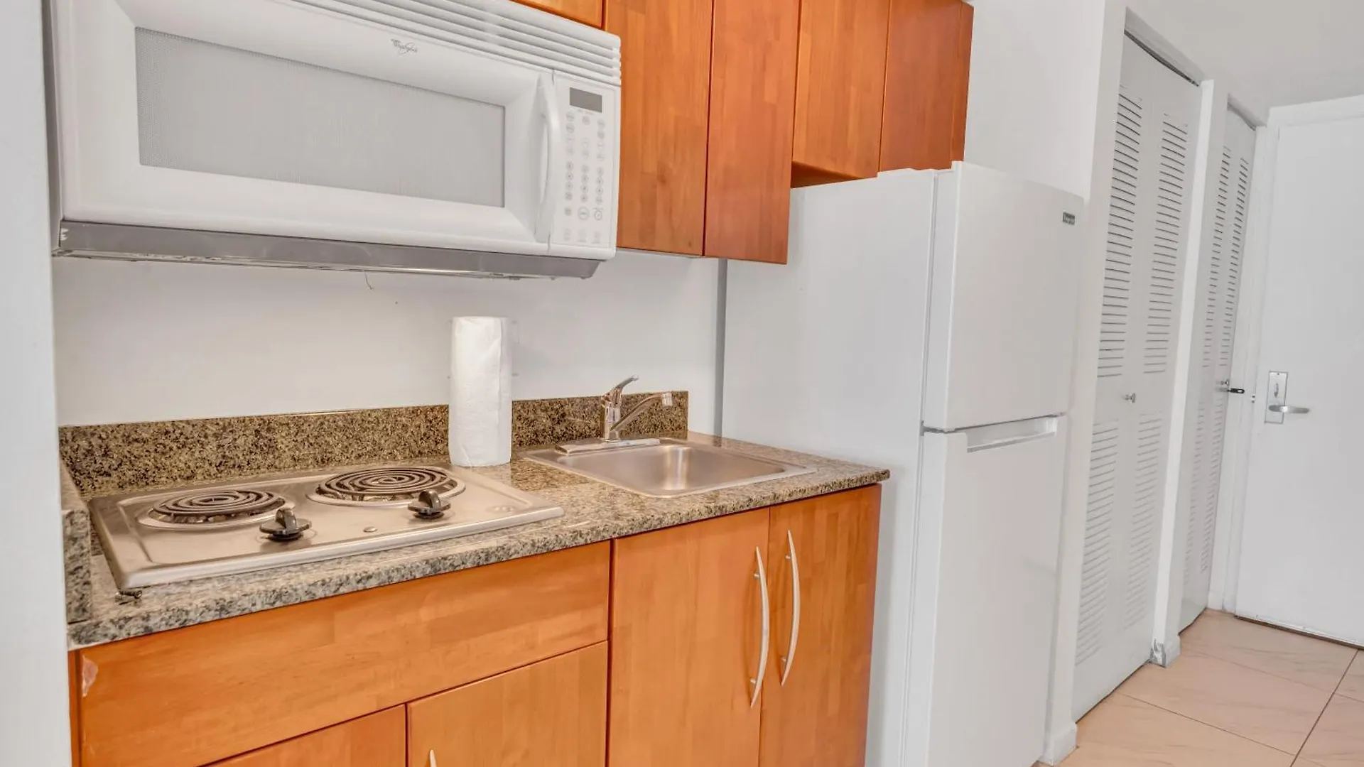 Beautiful High Floor * Brickell * Ocean View Apartment