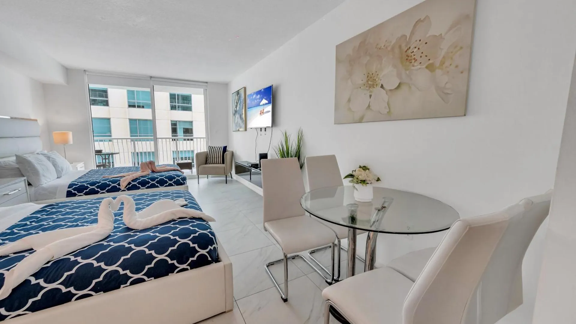 Beautiful High Floor * Brickell * Ocean View Apartment *
