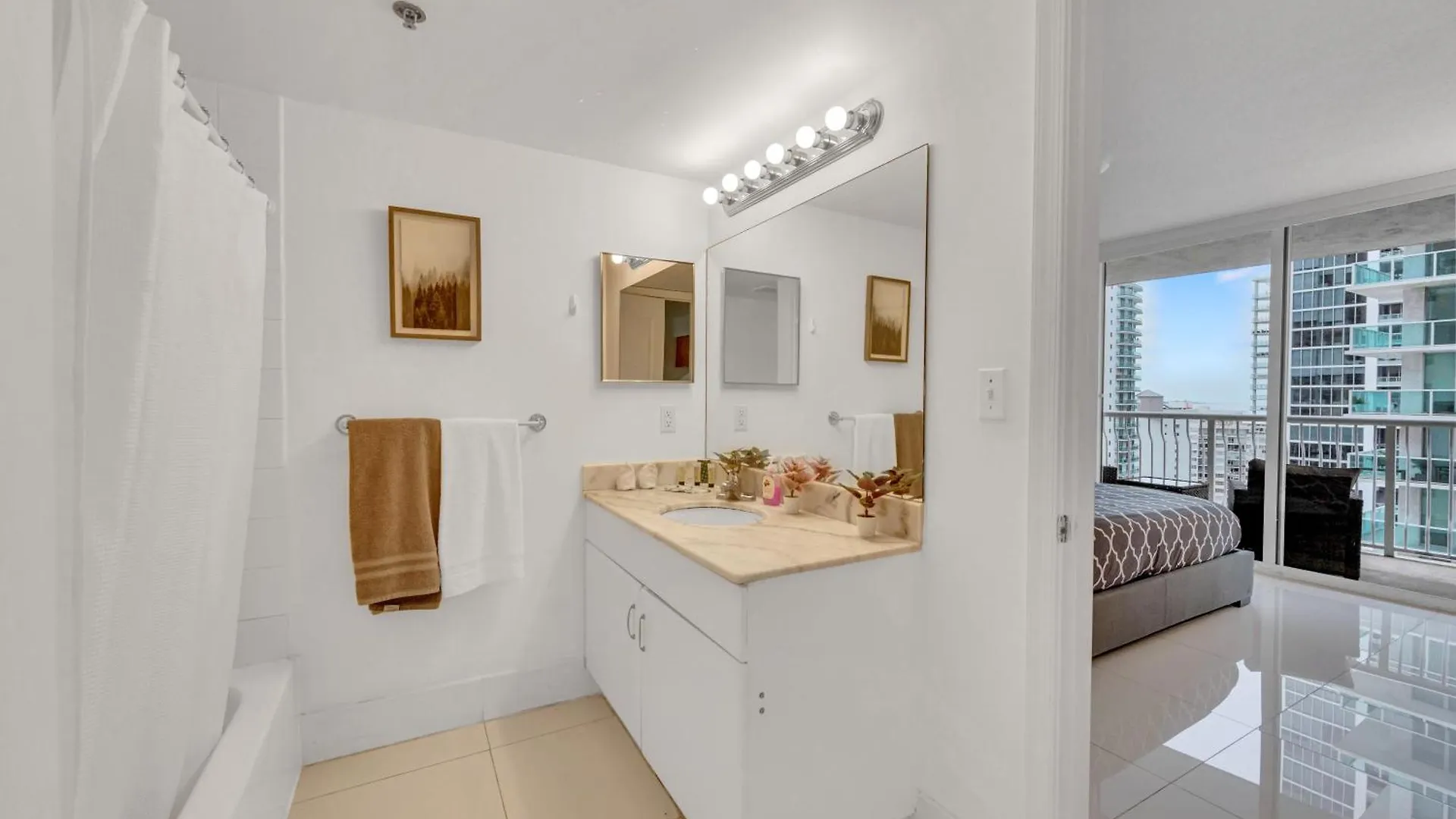 Luxury 1 Bedroom • Brickell • Unique Views *