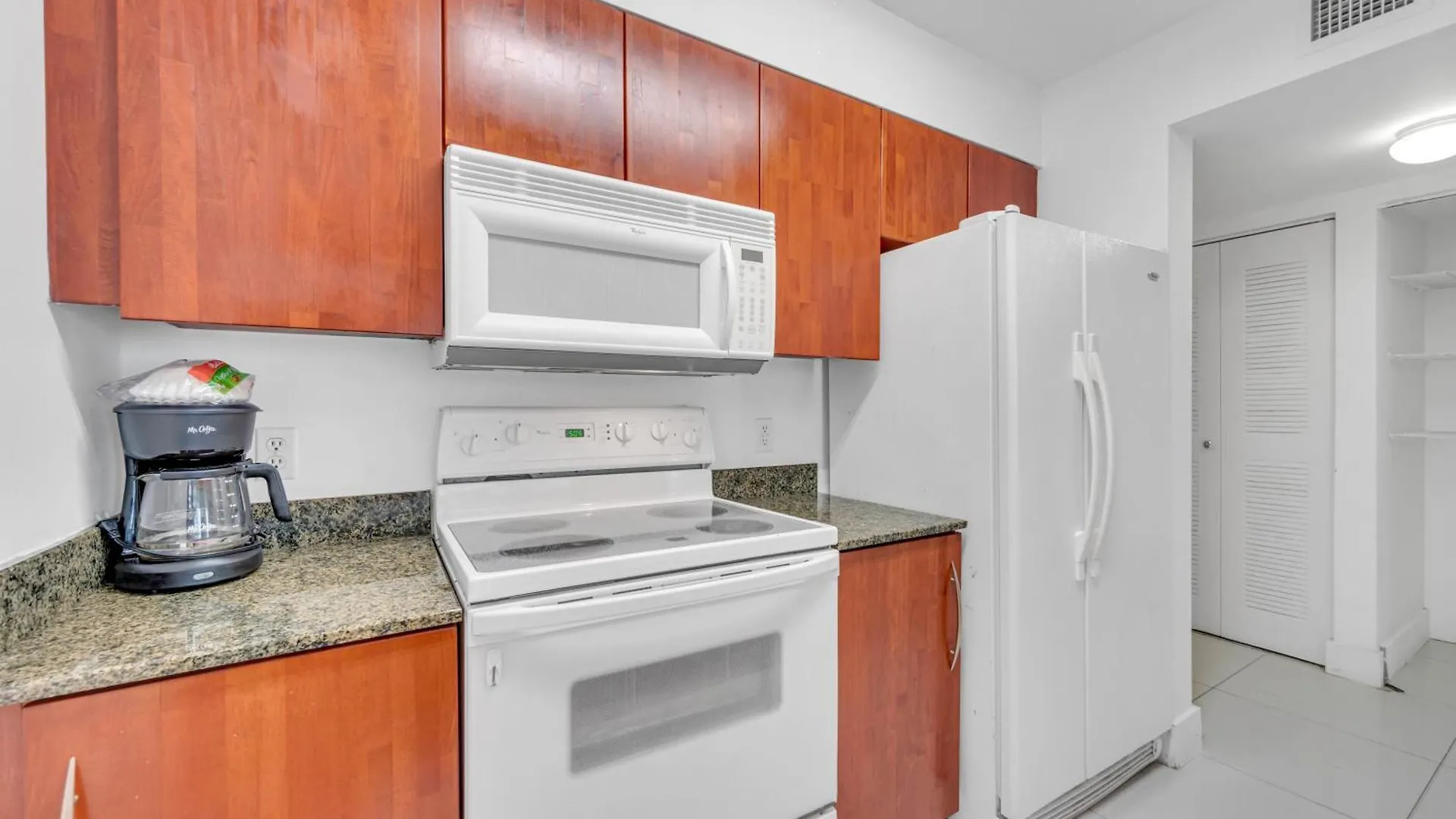 Luxury 1 Bedroom • Brickell • Unique Views Apartment *